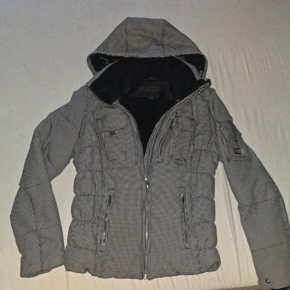 Obermeyer Women's Ski/Snowboard Jacket - Picture 11 of 14